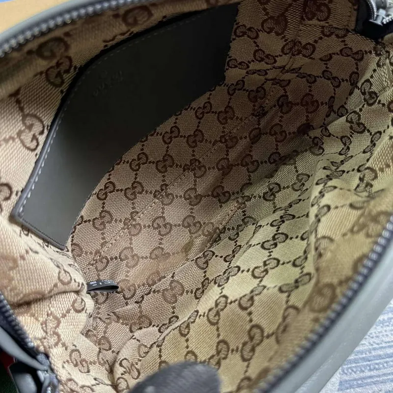 Gucci 725696 Kabelka přes rameno s tónovým Double G Šedá