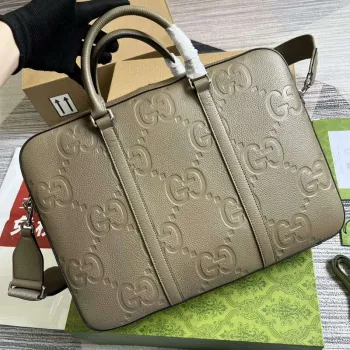 Gucci 658573 Pánská taška s embosovaným GG Taupe