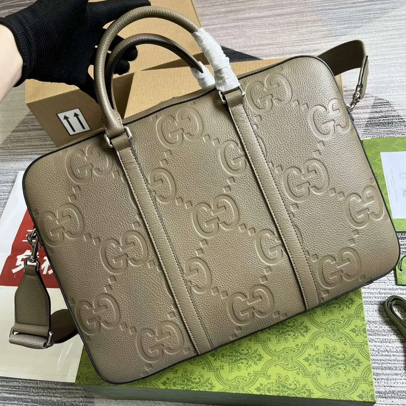 Gucci 658573 Pánská taška s embosovaným GG Taupe