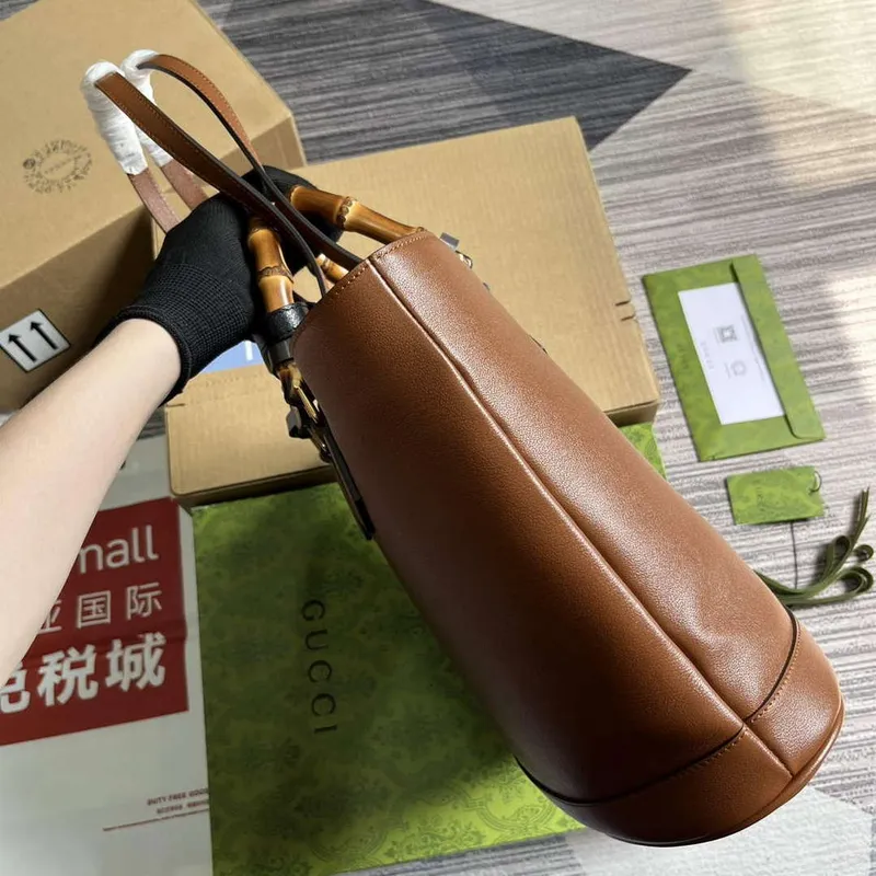 Gucci 750394 Gucci Diana Medium Tote Bag Cuir kůže