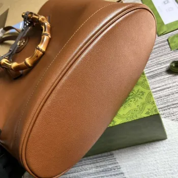 Gucci 750394 Gucci Diana Medium Tote Bag Cuir kůže