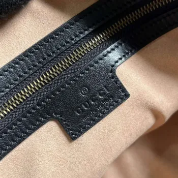 Gucci 746319 GG Marmont Malá kabelka s horním uchem Černá