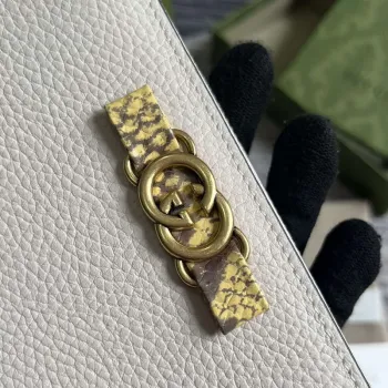 Gucci 750458 zipová peněženka s propletenou G pythonovou mašlí bílá