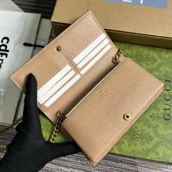 Gucci 746056 Řetězová peněženka s propleteným G hadí mašlí růžová béžová