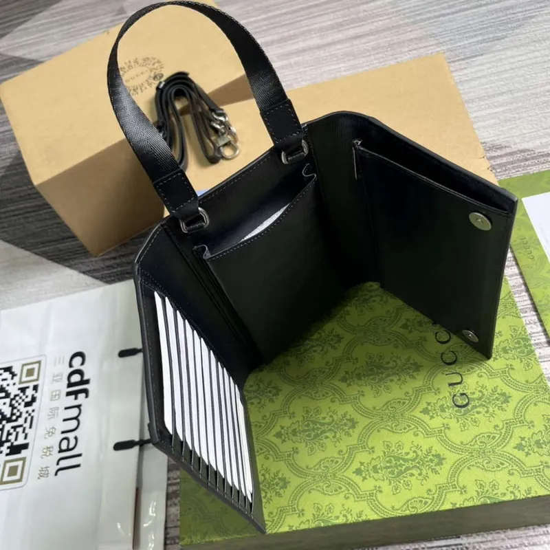 Gucci 724358 GG Kabelková peněženka Černá