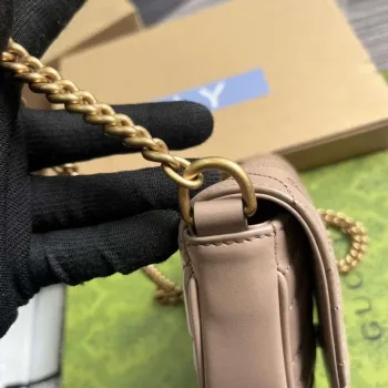 Gucci 746431 GG Marmont Matelassé Chain Mini Bag Mléčný čaj