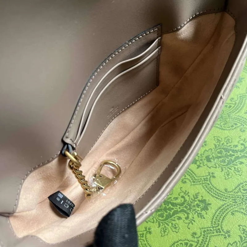 Gucci 746431 GG Marmont Matelassé Chain Mini Bag Mléčný čaj