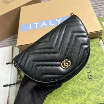 Gucci 746431 GG Marmont Matelassé Chain Mini Bag Černá