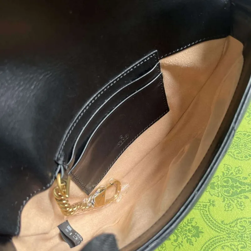 Gucci 746431 GG Marmont Matelassé Chain Mini Bag Černá