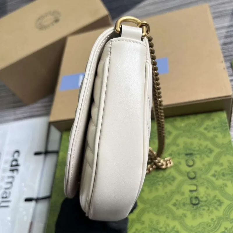 Gucci 746431 GG Marmont Matelassé Chain Mini Bag Bílá