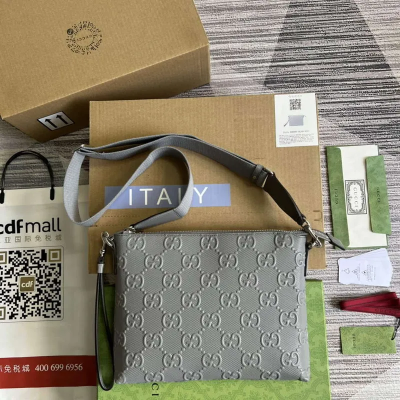 Gucci 696009 GG Embossed Střední Messenger Taška Šedá