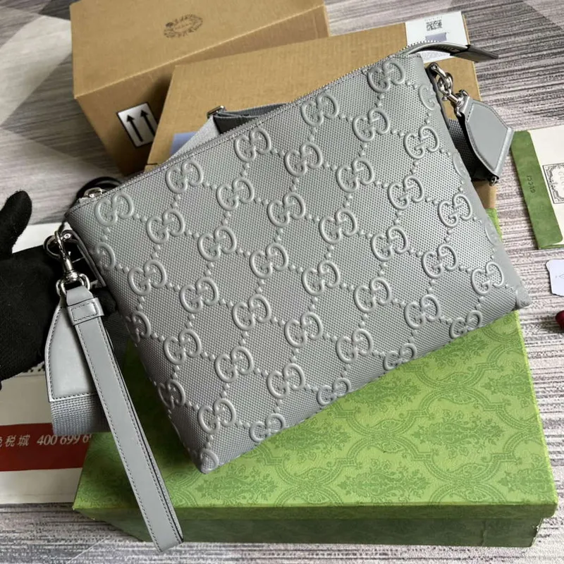 Gucci 696009 GG Embossed Střední Messenger Taška Šedá