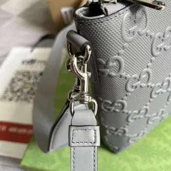 Gucci 696009 GG Embossed Střední Messenger Taška Šedá