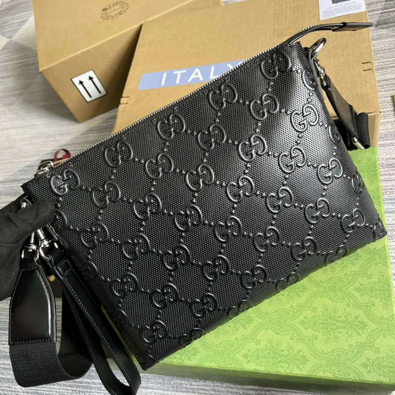 Gucci 696009 GG Embossed Střední Messenger Taška Černá