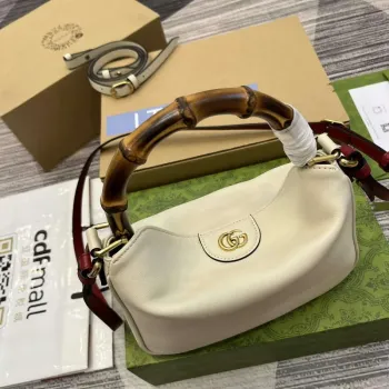 Gucci 746251 Gucci Diana Malá Kabelka Přes Rameno Bílá