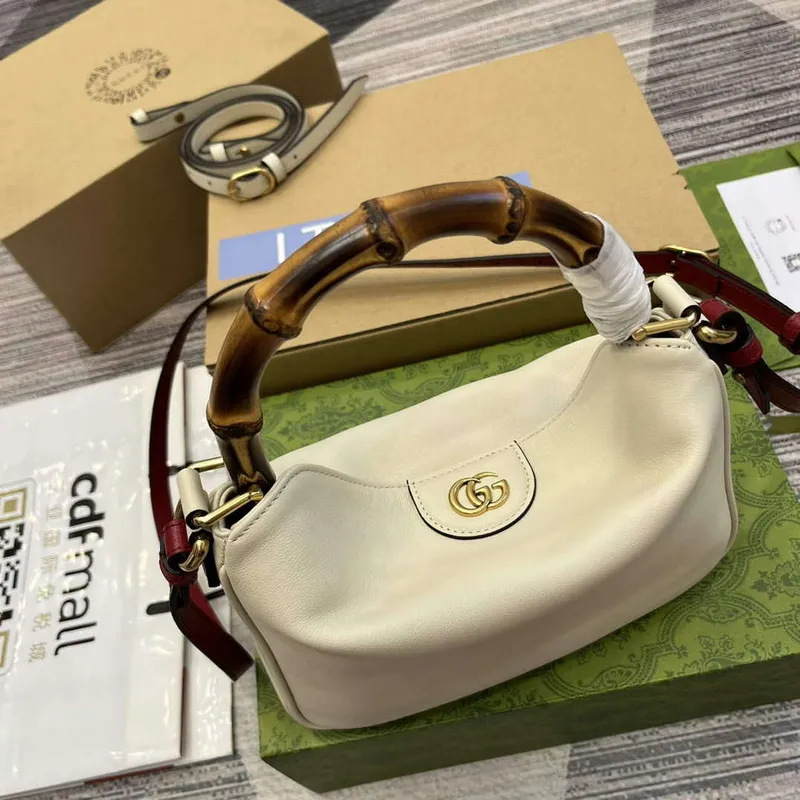 Gucci 746251 Gucci Diana Malá Kabelka Přes Rameno Bílá