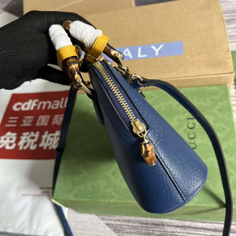 Gucci 715775 Gucci Diana Mini Tote Bag Královsky modrá kůže