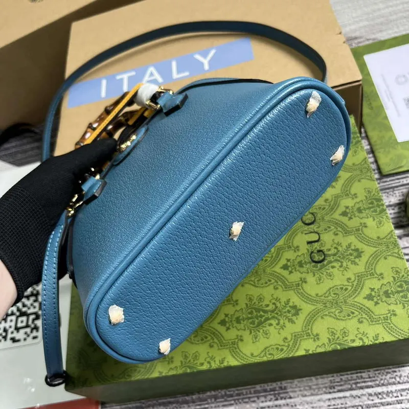 Gucci 715775 Gucci Diana Mini Tote Bag modrá kůže