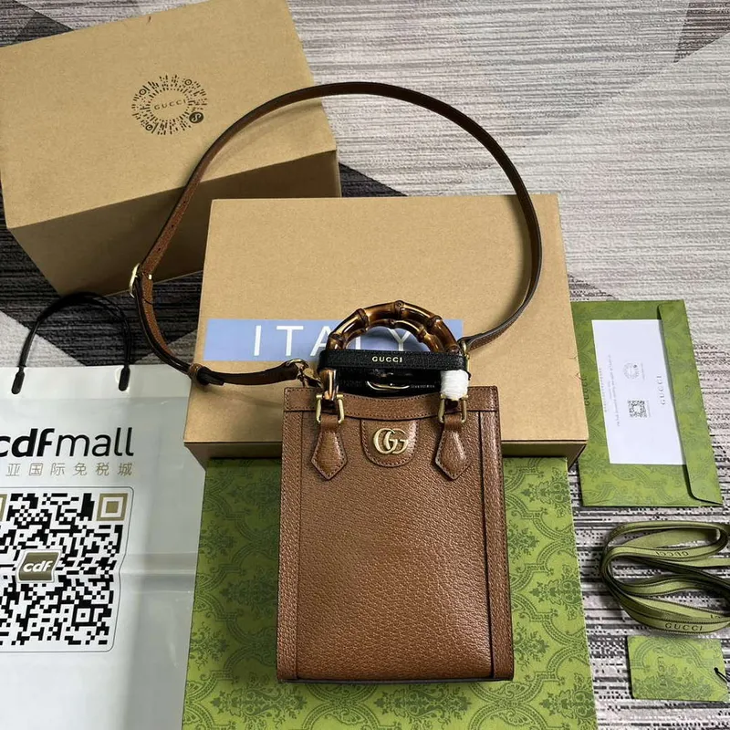Gucci 739079 Diana Mini Tote Bag Cuir kůže