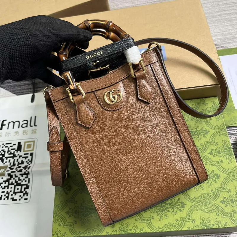 Gucci 739079 Diana Mini Tote Bag Cuir kůže