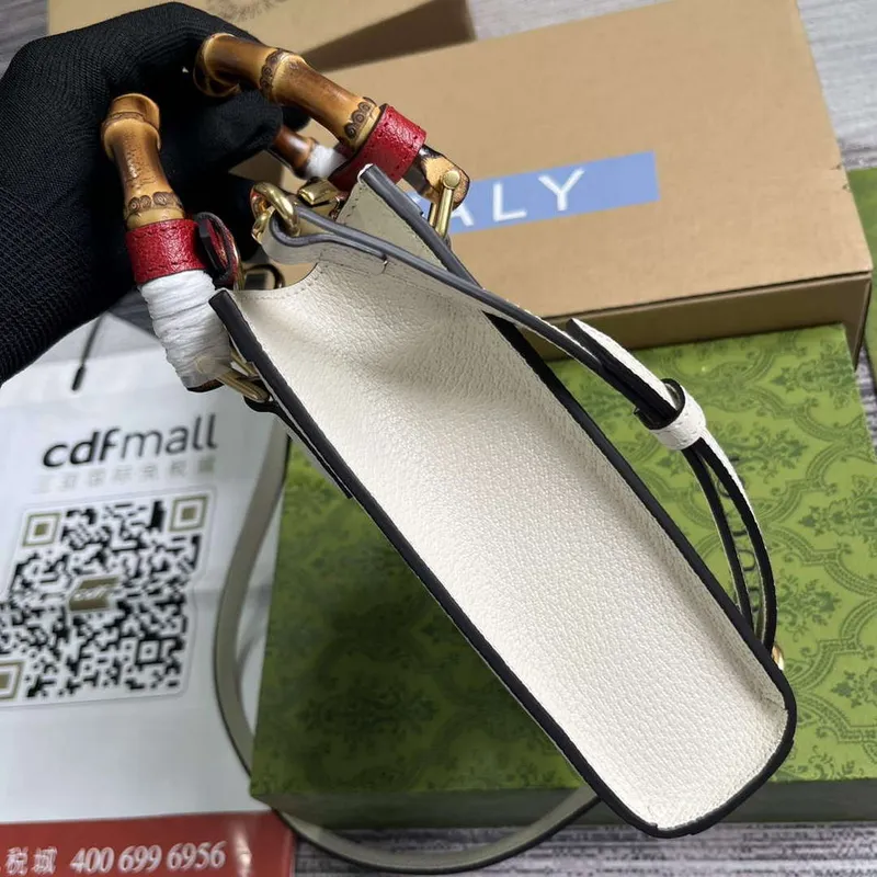 Gucci 739079 Diana Mini Tote Bag Bílá Kůže