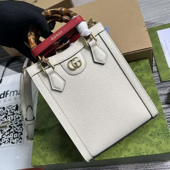 Gucci 739079 Diana Mini Tote Bag Bílá Kůže