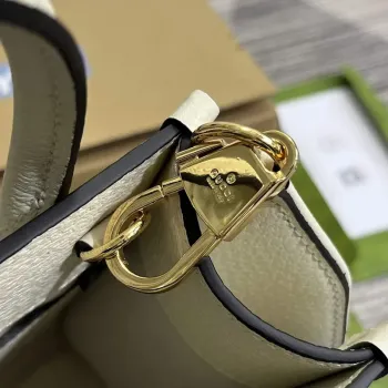 Gucci 699406 Gucci mini taška s potiskem zvířat