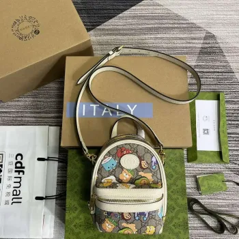 Gucci 725654 Gucci taška s vícero funkcemi s potiskem zvířat