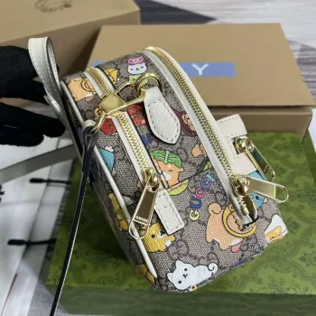 Gucci 725654 Gucci taška s vícero funkcemi s potiskem zvířat