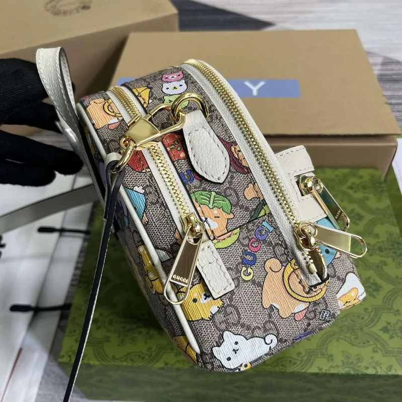 Gucci 725654 Gucci taška s vícero funkcemi s potiskem zvířat