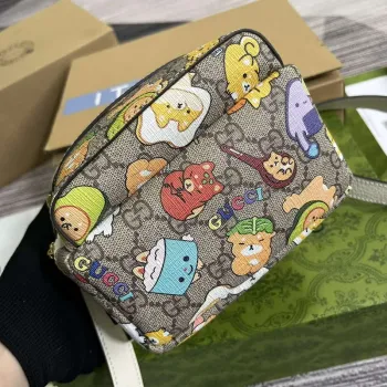 Gucci 725654 Gucci taška s vícero funkcemi s potiskem zvířat