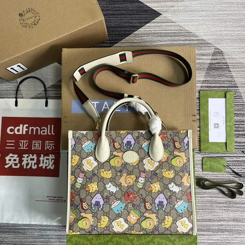 Gucci 680956 Gucci taška přes rameno s malým zvířecím potiskem