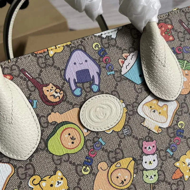 Gucci 680956 Gucci taška přes rameno s malým zvířecím potiskem