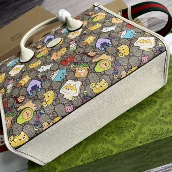 Gucci 680956 Gucci taška přes rameno s malým zvířecím potiskem