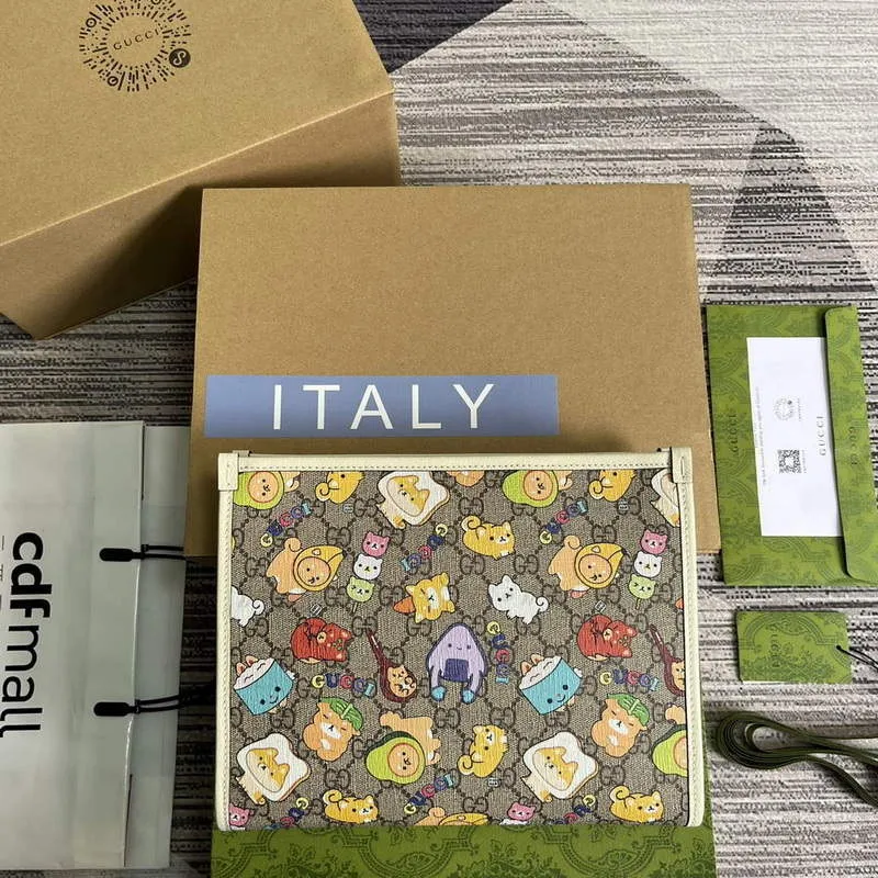 Gucci 736753 toaletní taška s potiskem zvířat