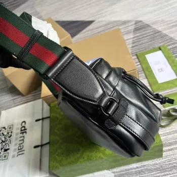 Gucci 725696 Kabelka přes rameno s tonálním Double G Černá