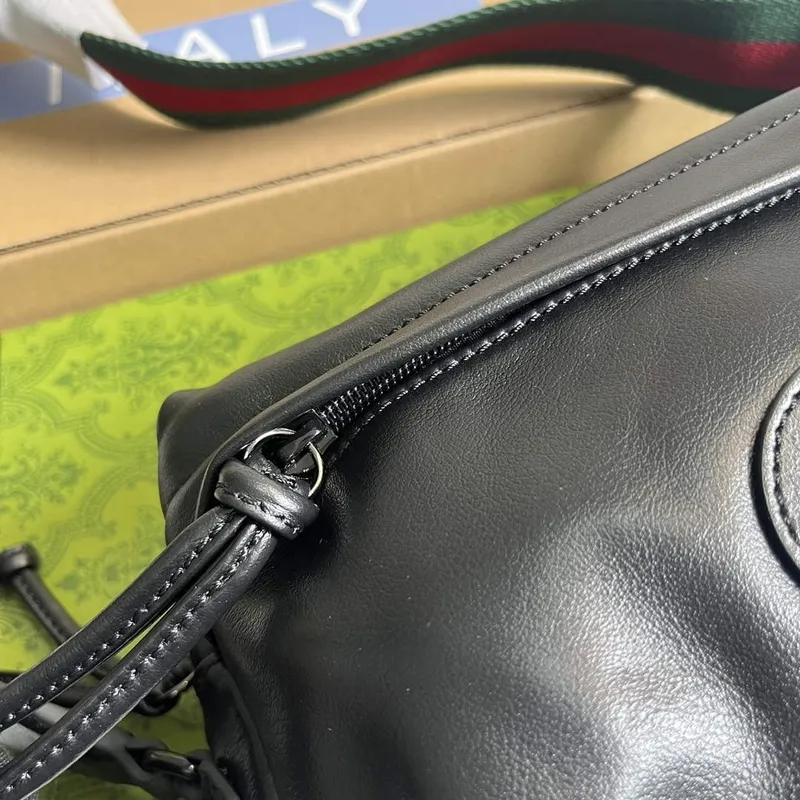 Gucci 725696 Kabelka přes rameno s tonálním Double G Černá
