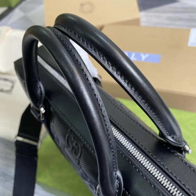 Gucci 658573 Pánská taška s embosovaným GG černá