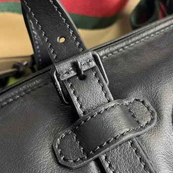 Gucci 725701 Malá taška přes rameno s tónovým Double G Černá