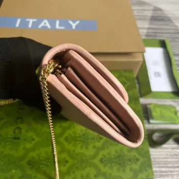 Gucci 725215 Gucci Blondie kontinentální řetízková peněženka Světle růžová