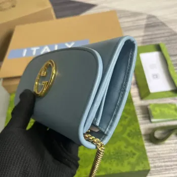 Gucci 725215 Gucci Blondie kontinentální řetízková peněženka Světle modrá