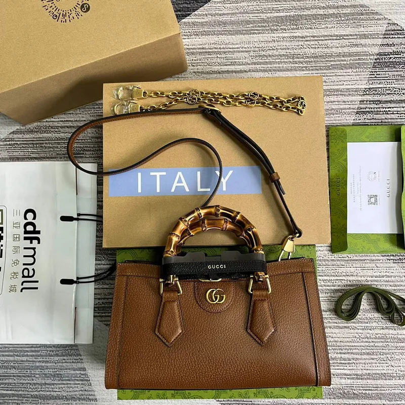 Gucci 735153 Gucci Diana Malá Kabelka přes Rameno Hnědá
