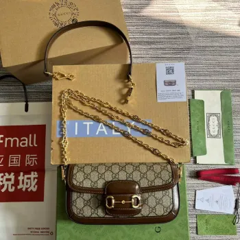 Gucci 735178 Gucci Horsebit 1955 malá kabelka přes rameno Hnědá