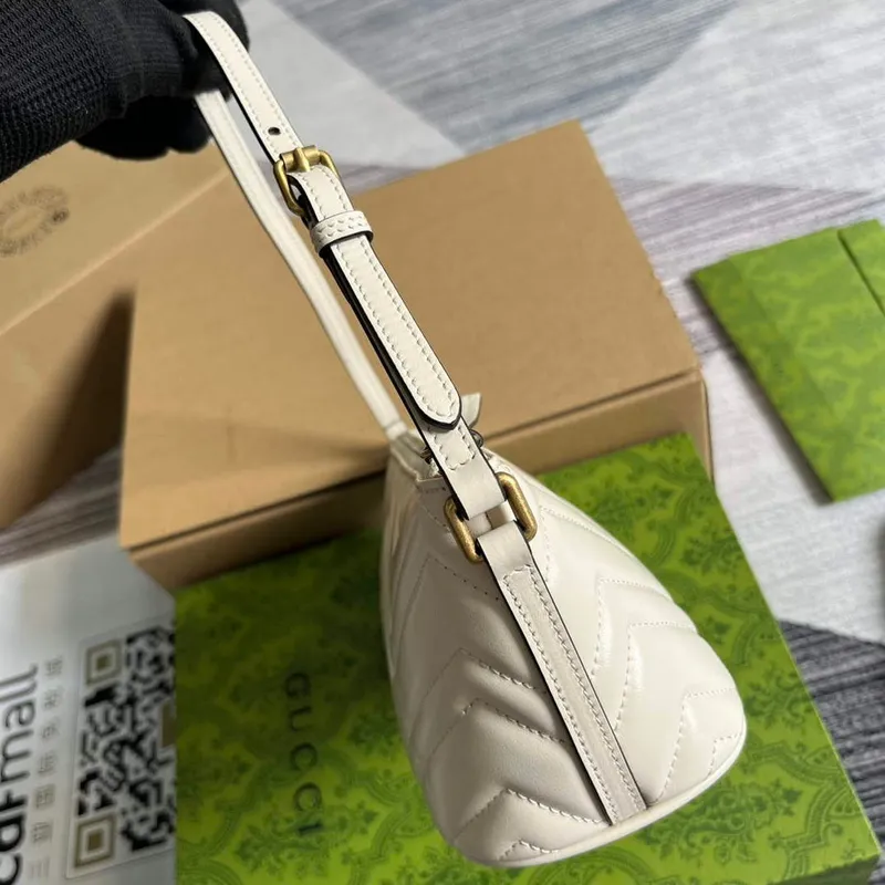 Gucci 739166 GG Marmont ramenní taška Bílá