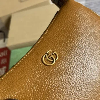 Gucci 739076 ramenní taška Aphrodite s Double G Cuir