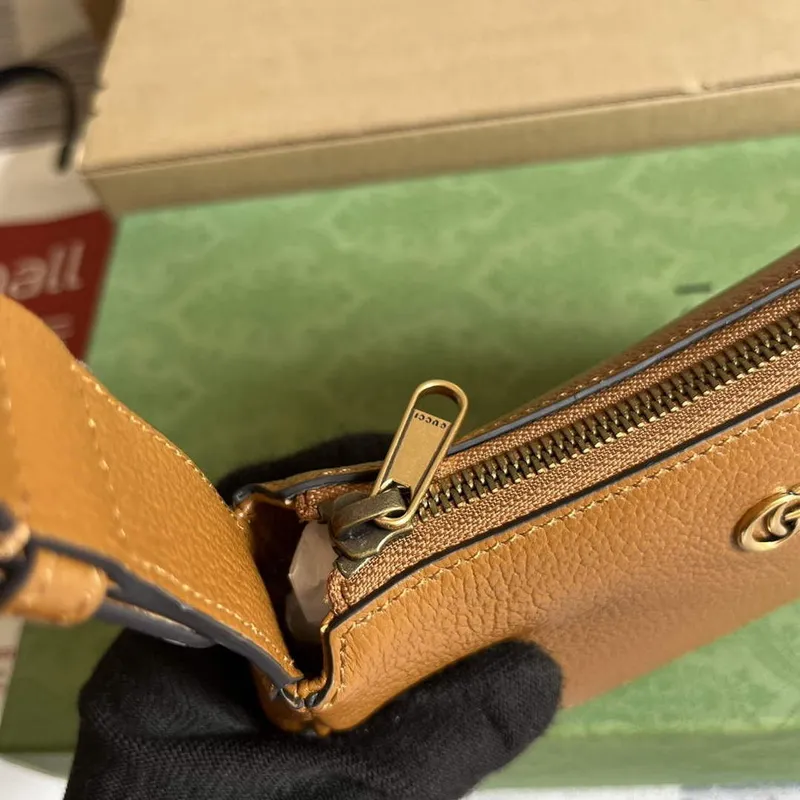 Gucci 739076 ramenní taška Aphrodite s Double G Cuir