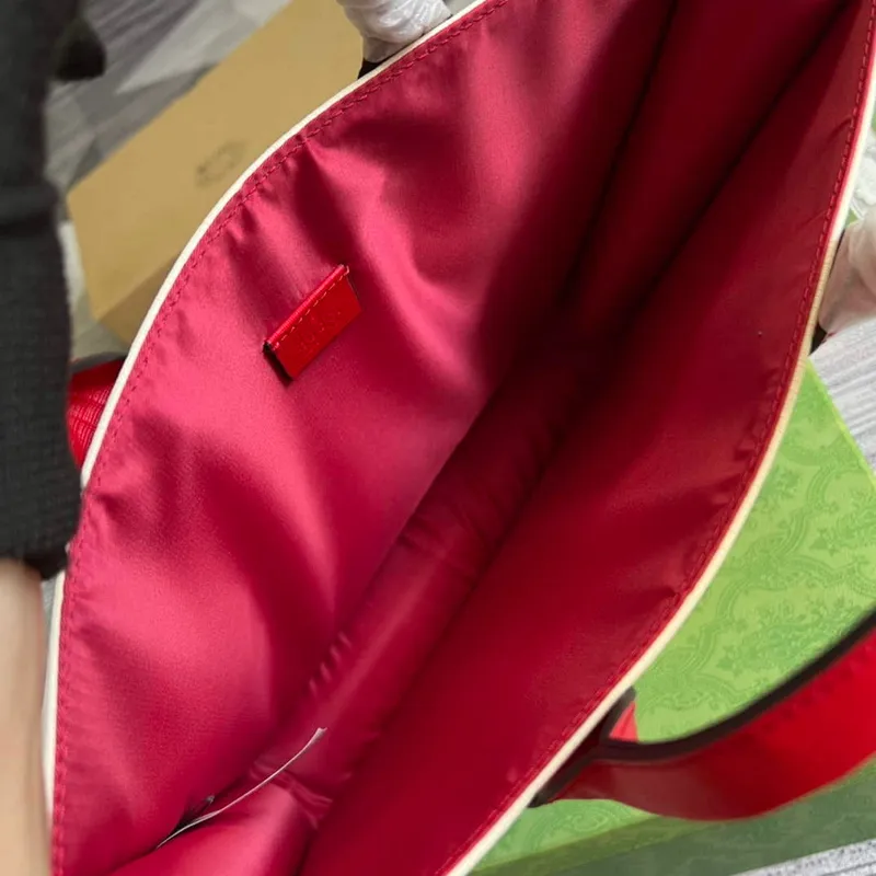 Gucci 550763 Dětská taška s potiskem pohádky Velká červená tote taška