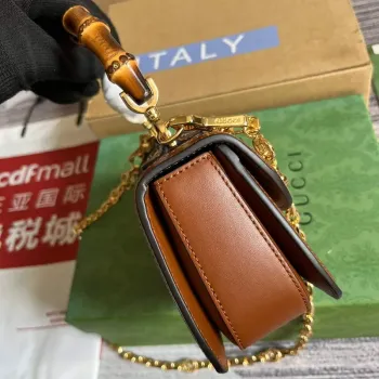 Gucci 735116 Gucci Bamboo 1947 mini taška s horním uchopem