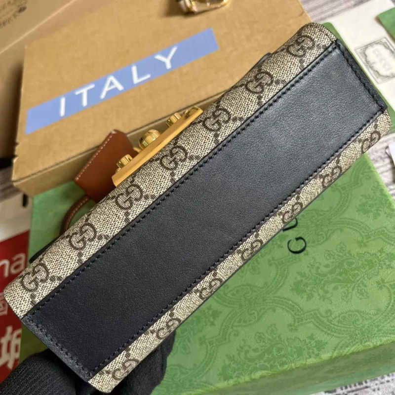 Gucci 735103 Mini ramenní taška s zámkem Černá