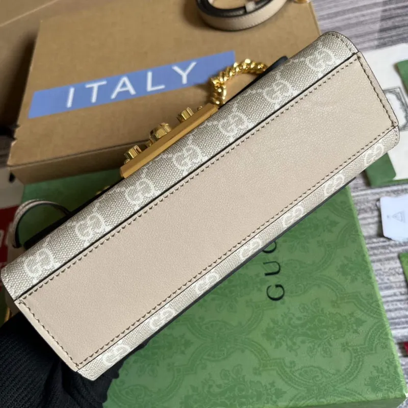 Gucci 735103 Mini ramenní taška s zámkem Béžová